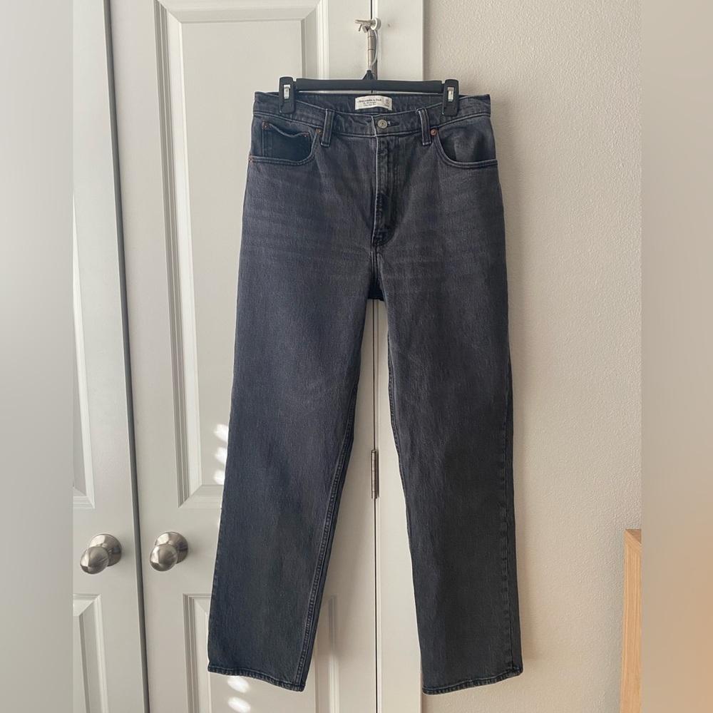 Women's A&F Ultra High Rise 90s Straight Jean